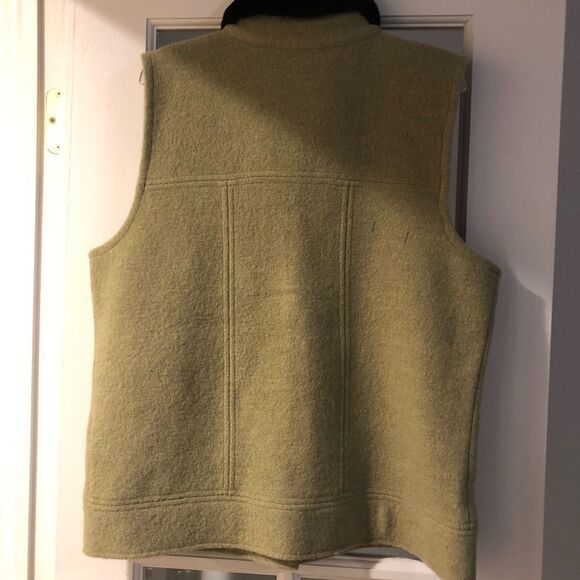 Light green merino wool vest with removable faux fur collar. - Picture 2 of 8